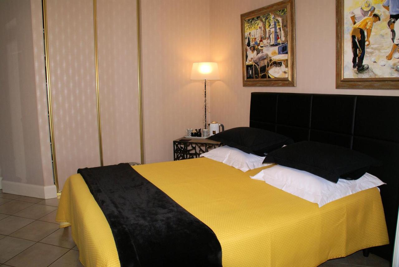 Chambre D'Hotes "Les Volets Bleus" - Villa L'Olivier Cote Mer ヴォー・シュル・メール エクステリア 写真