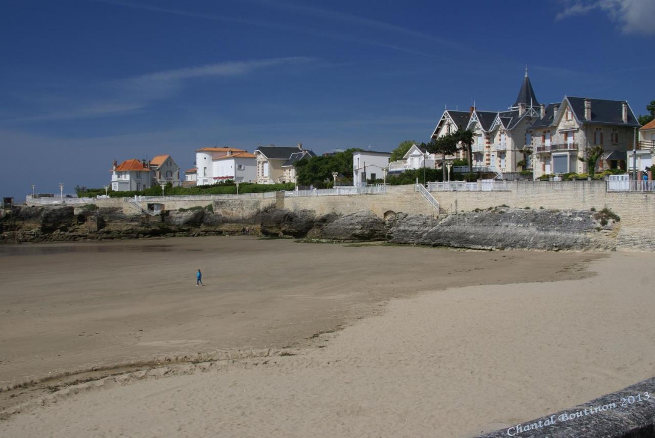 Chambre D'Hotes "Les Volets Bleus" - Villa L'Olivier Cote Mer ヴォー・シュル・メール エクステリア 写真